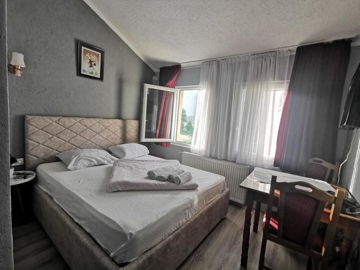 Отель Hotel Rosi Gusinje-35