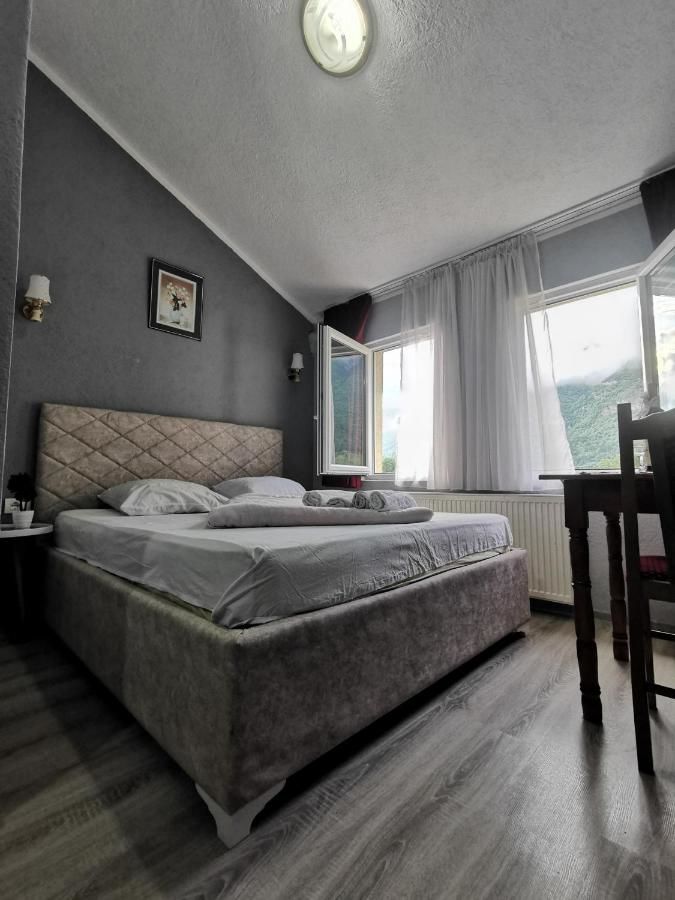 Отель Hotel Rosi Gusinje-39