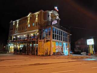 Отель Hotel Rosi Gusinje-2