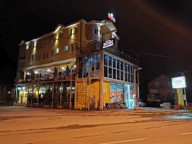 Отель Hotel Rosi Gusinje-5