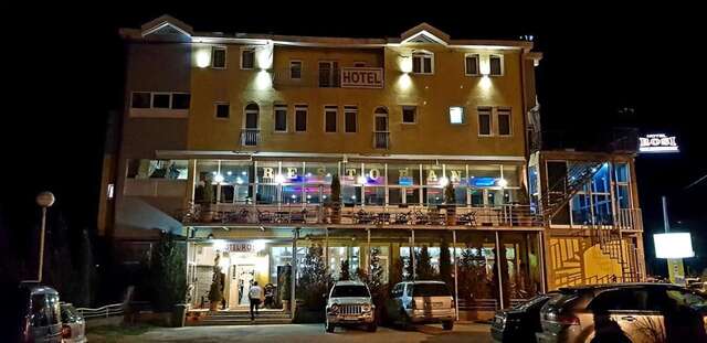 Отель Hotel Rosi Gusinje-7