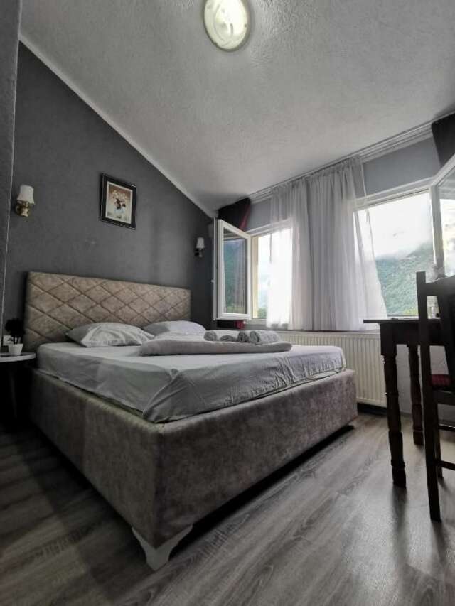 Отель Hotel Rosi Gusinje-58