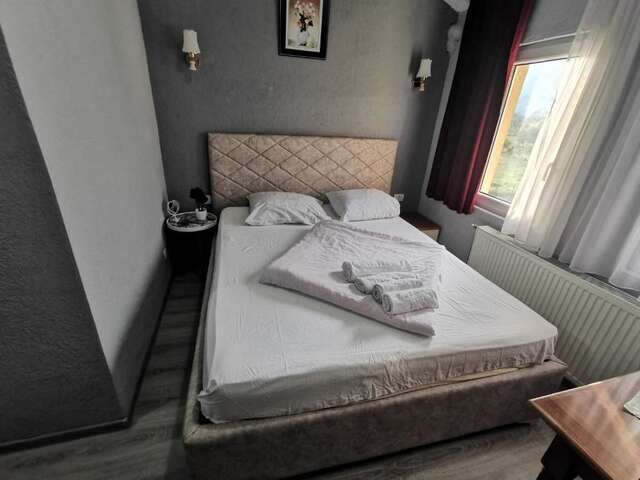 Отель Hotel Rosi Gusinje-59